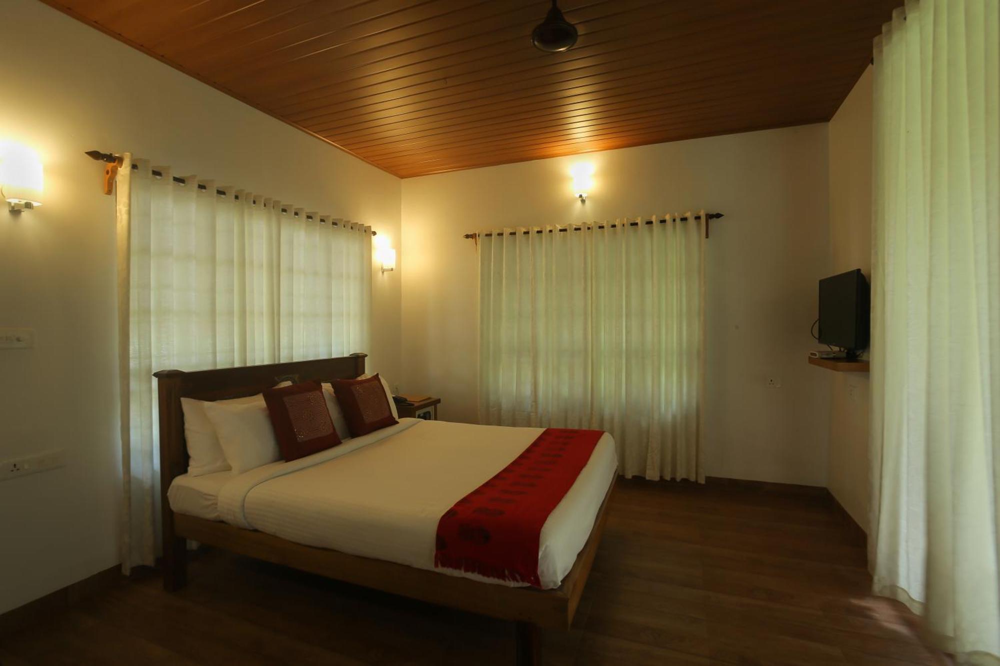 Palmgrove Lake Resort Alappuzha Exterior photo