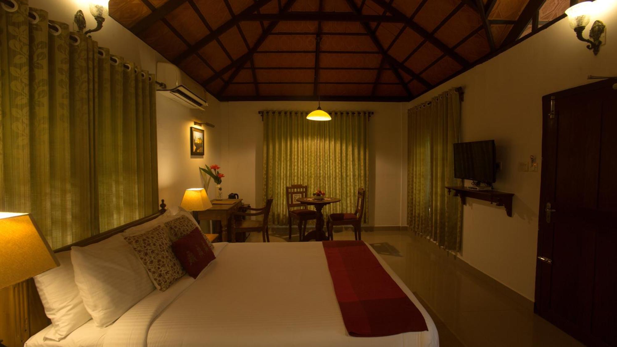 Palmgrove Lake Resort Alappuzha Exterior photo