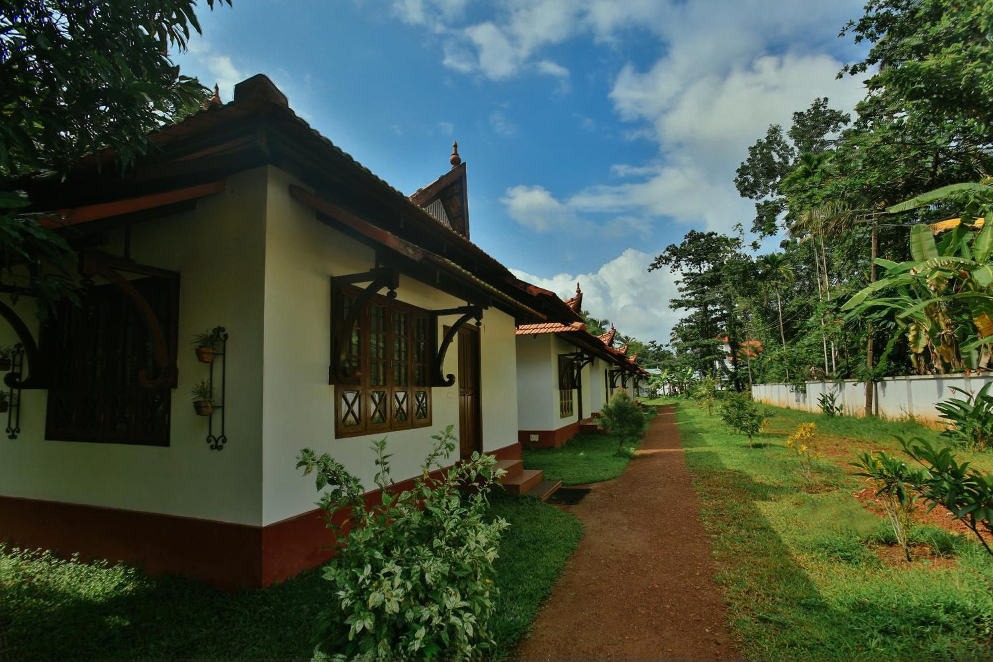 Palmgrove Lake Resort Alappuzha Exterior photo