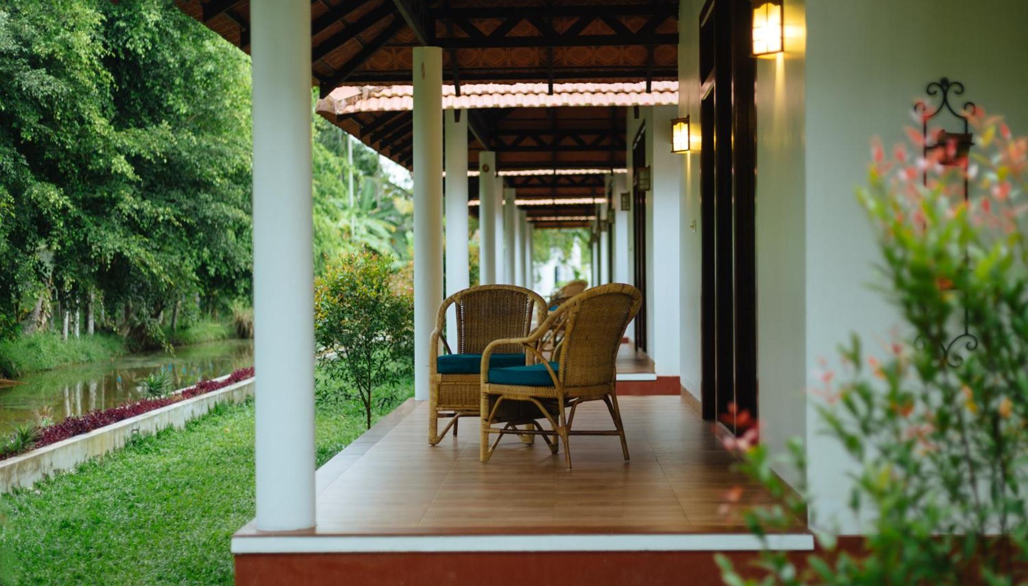 Palmgrove Lake Resort Alappuzha Exterior photo
