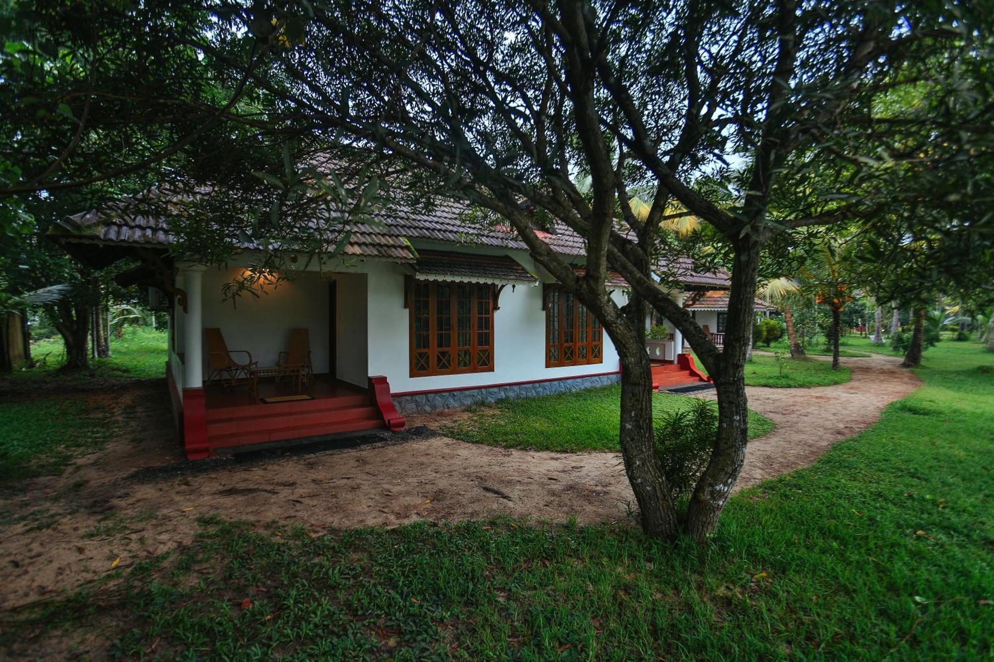 Palmgrove Lake Resort Alappuzha Exterior photo