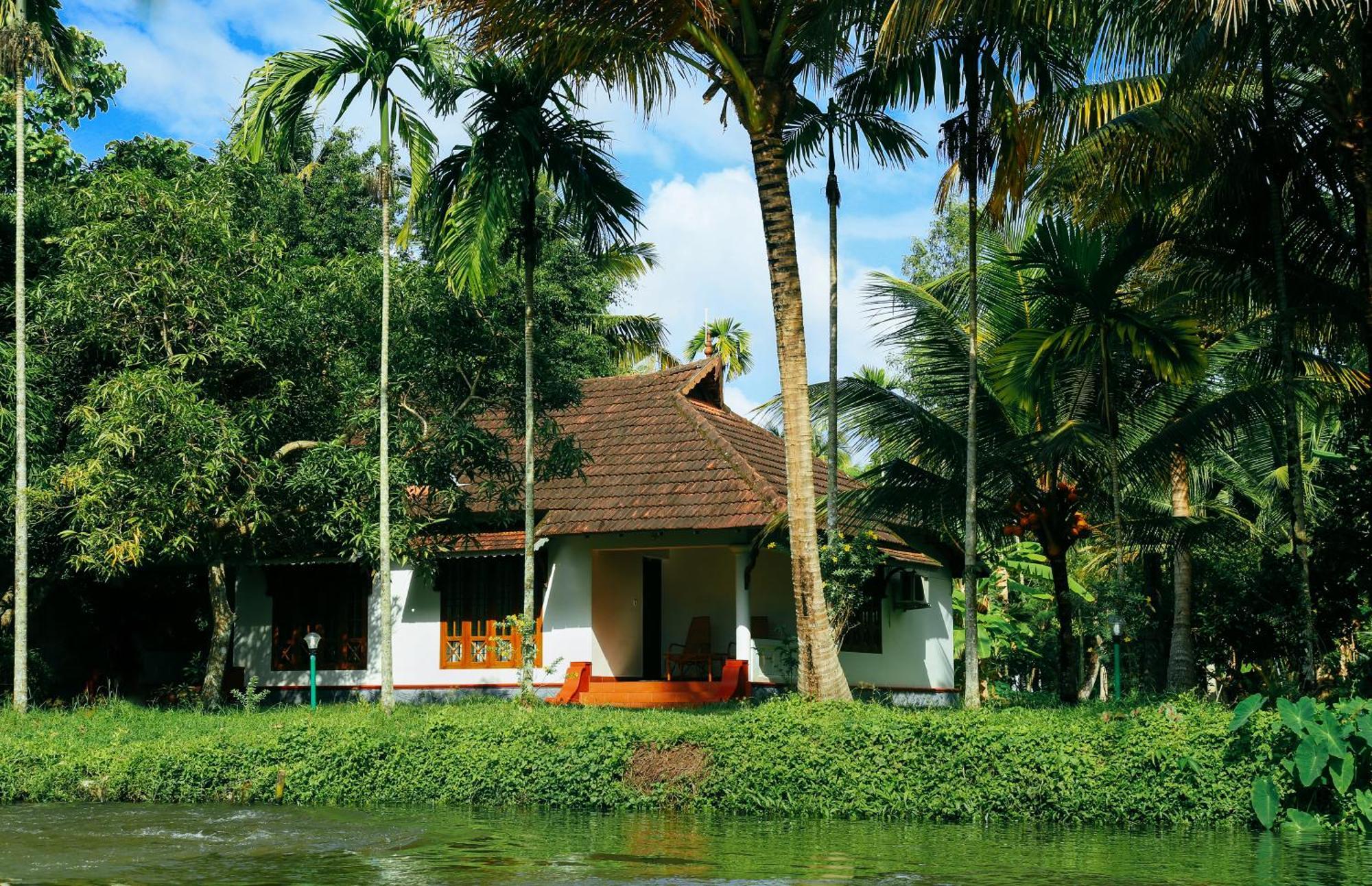 Palmgrove Lake Resort Alappuzha Exterior photo