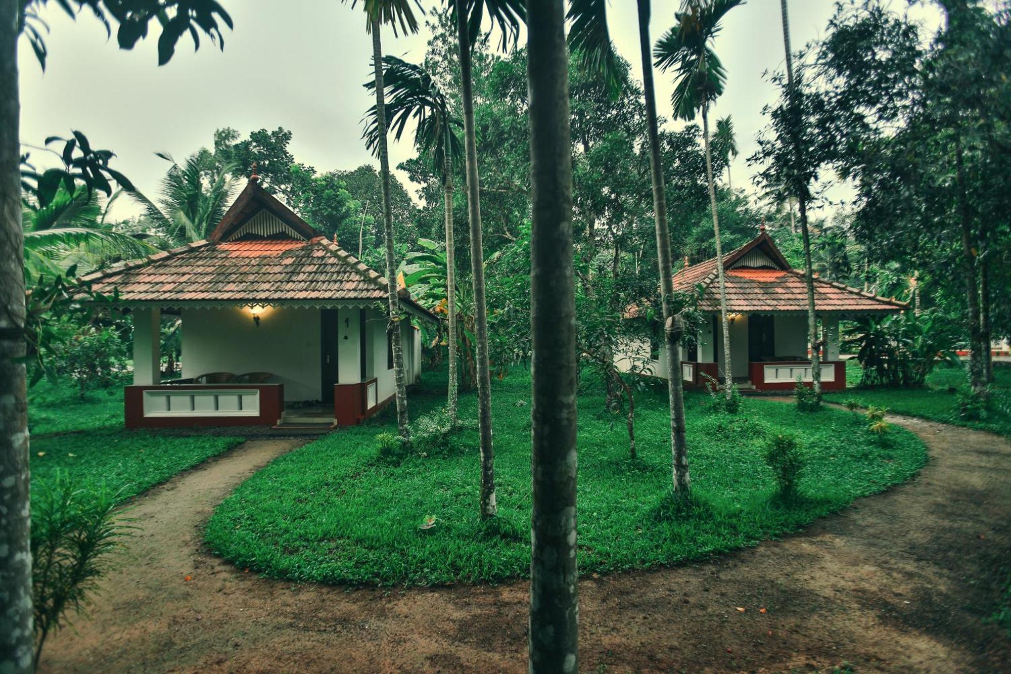 Palmgrove Lake Resort Alappuzha Exterior photo