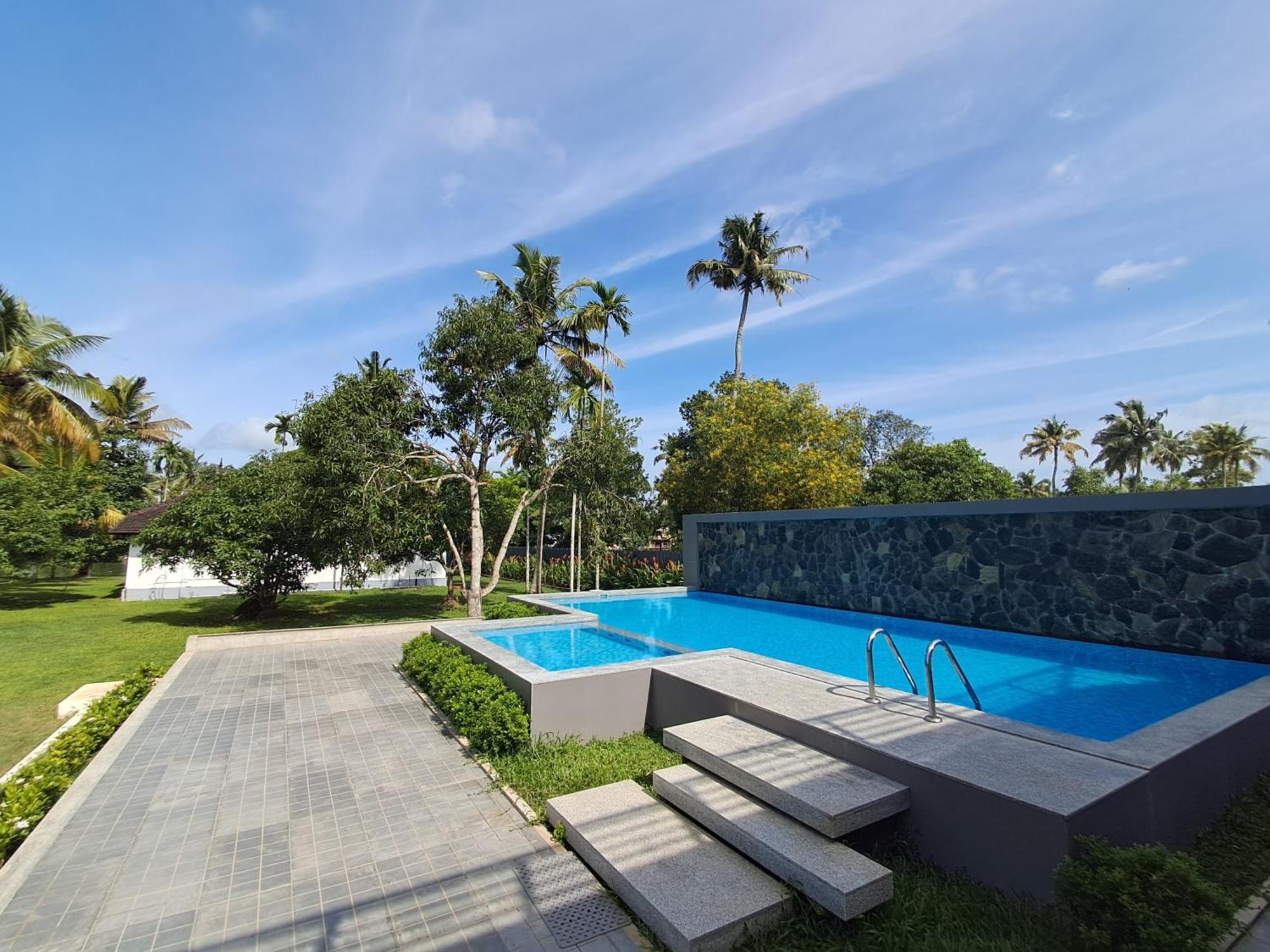 Palmgrove Lake Resort Alappuzha Exterior photo