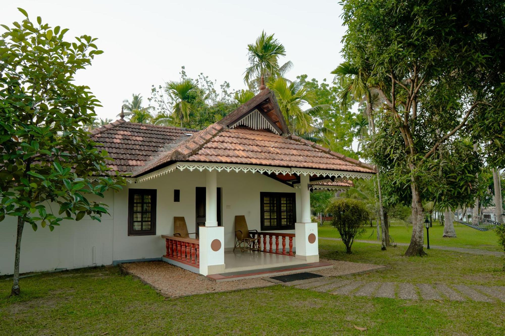 Palmgrove Lake Resort Alappuzha Exterior photo