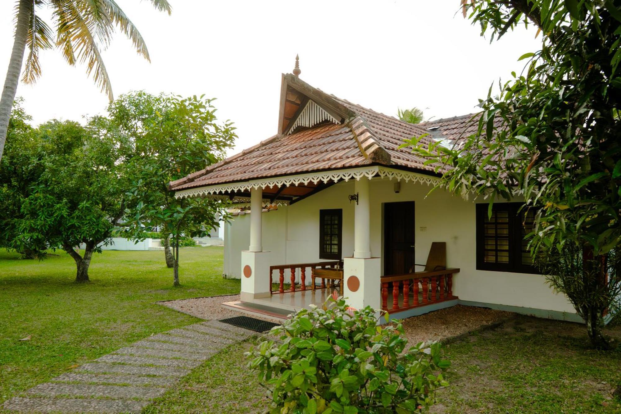 Palmgrove Lake Resort Alappuzha Exterior photo