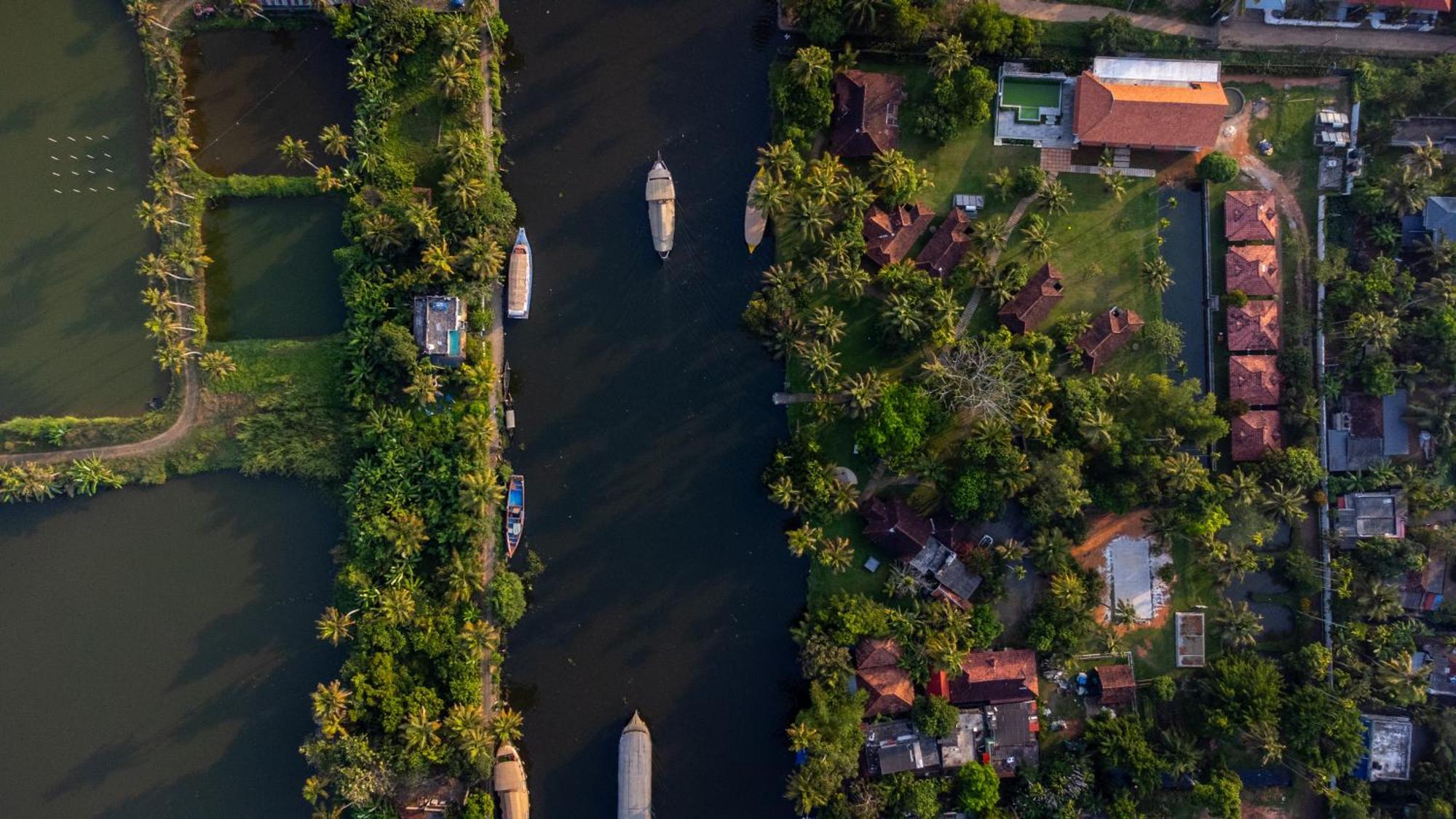 Palmgrove Lake Resort Alappuzha Exterior photo