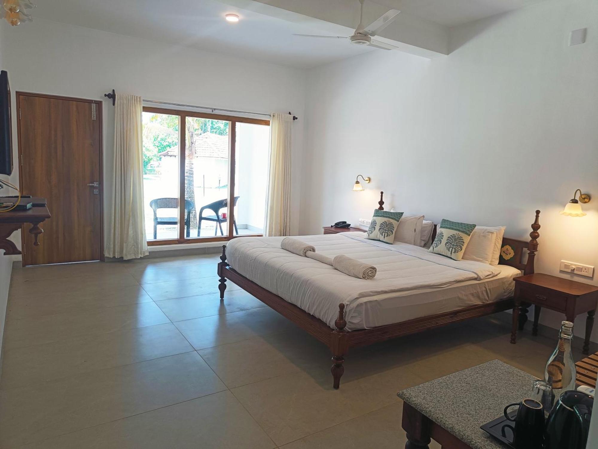 Palmgrove Lake Resort Alappuzha Exterior photo