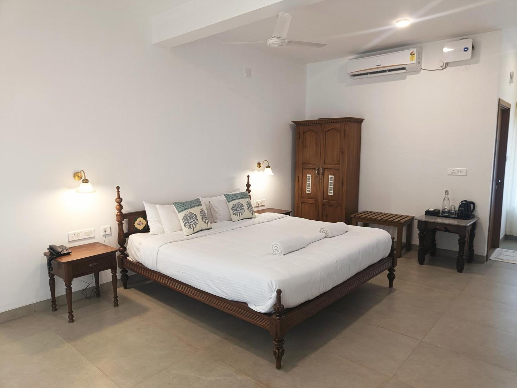 Palmgrove Lake Resort Alappuzha Exterior photo