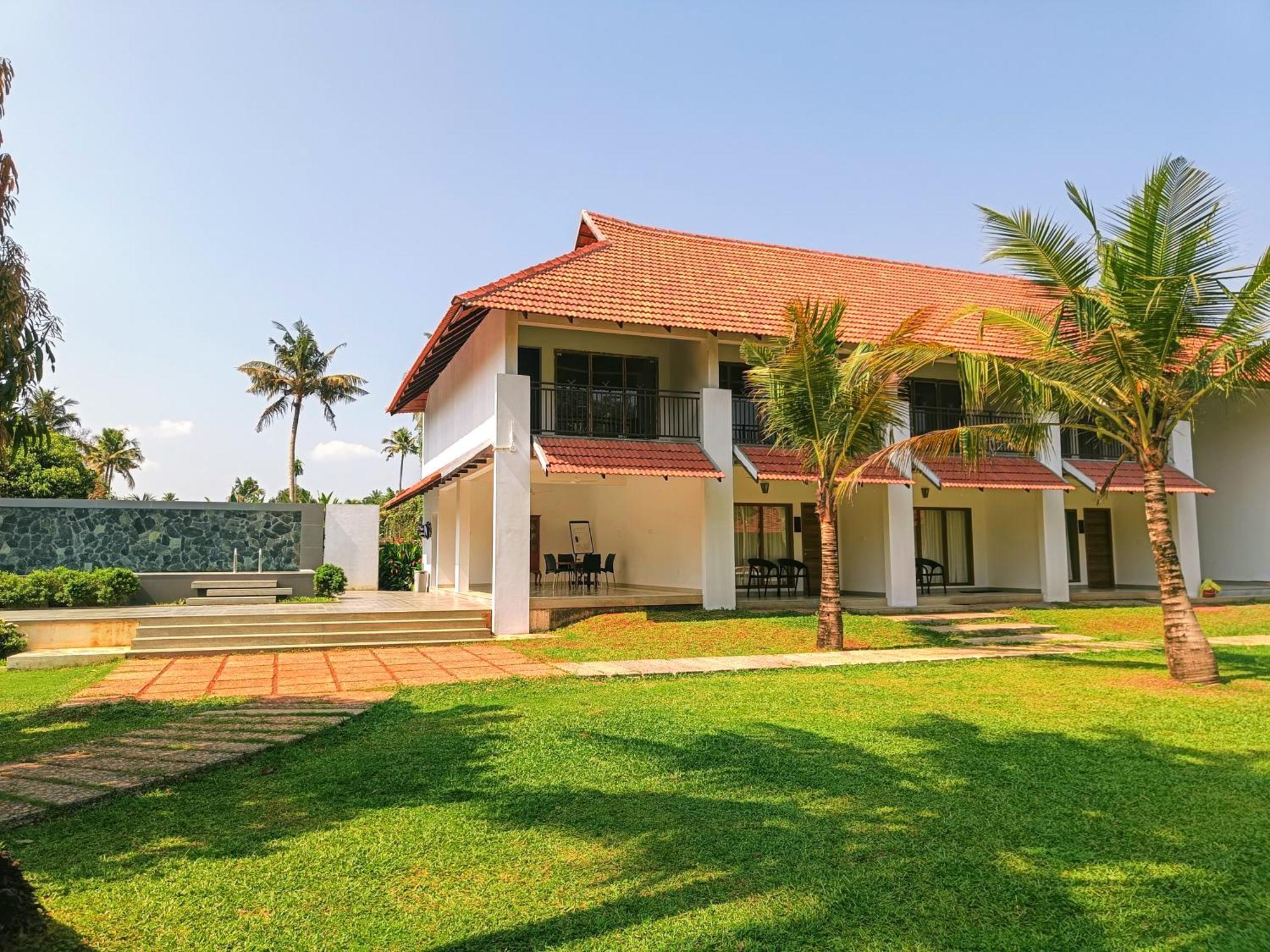 Palmgrove Lake Resort Alappuzha Exterior photo