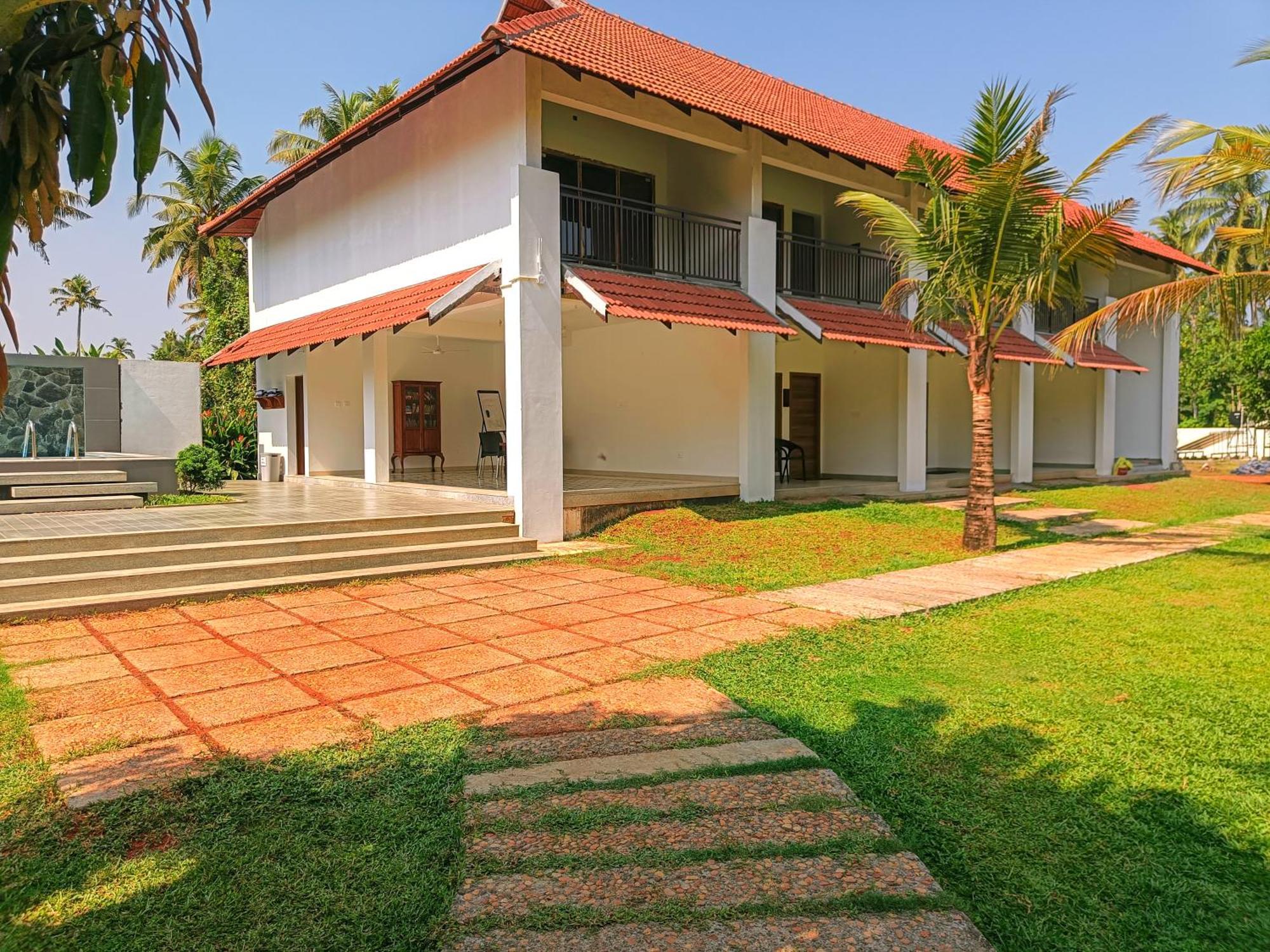 Palmgrove Lake Resort Alappuzha Exterior photo