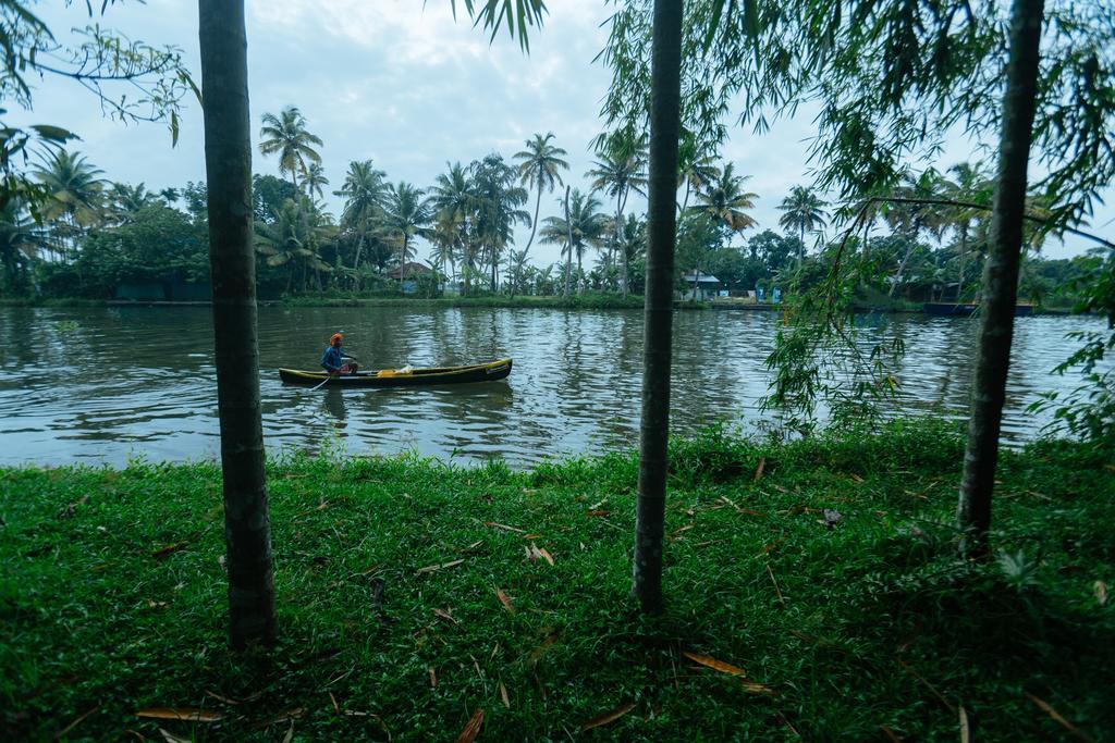 Palmgrove Lake Resort Alappuzha Exterior photo