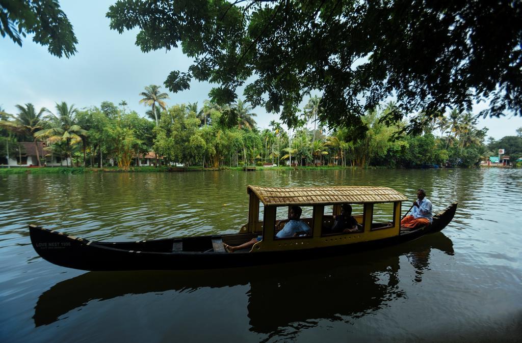 Palmgrove Lake Resort Alappuzha Exterior photo