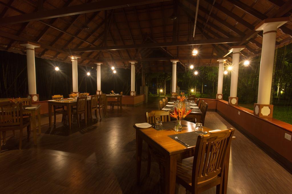 Palmgrove Lake Resort Alappuzha Exterior photo