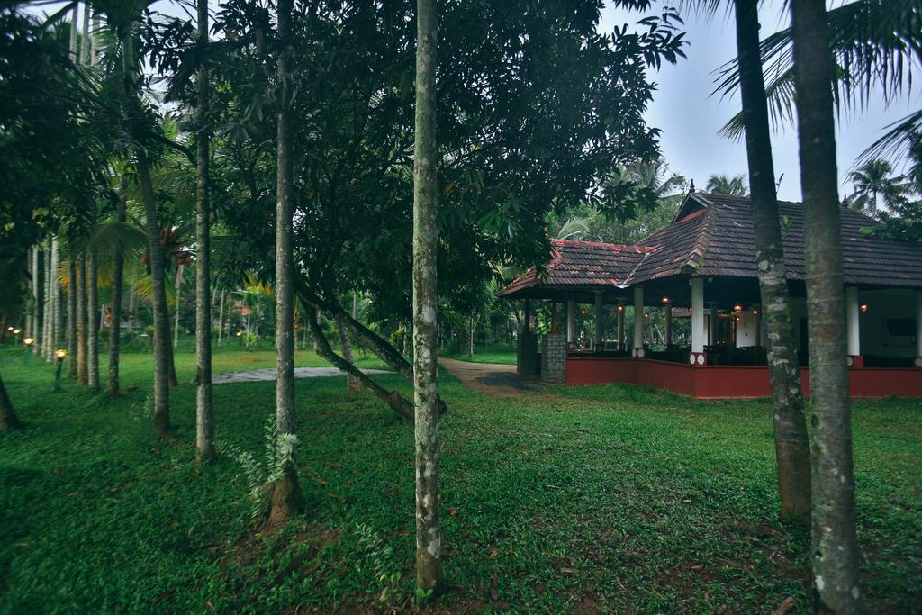 Palmgrove Lake Resort Alappuzha Exterior photo