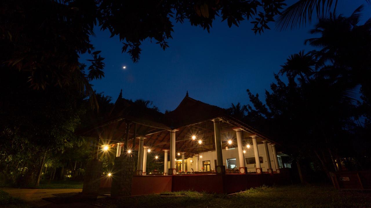 Palmgrove Lake Resort Alappuzha Exterior photo