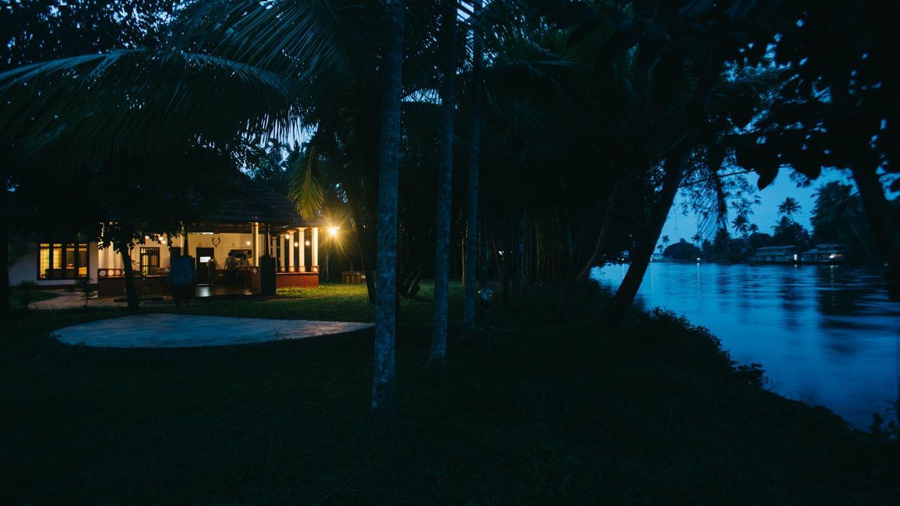 Palmgrove Lake Resort Alappuzha Exterior photo